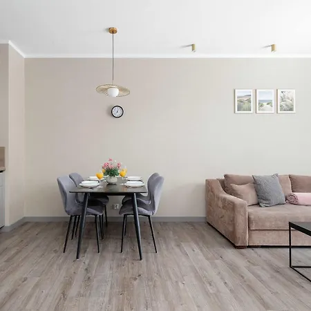 Bel Mare Stylish With Parking Close To The By Renters Apartmán *